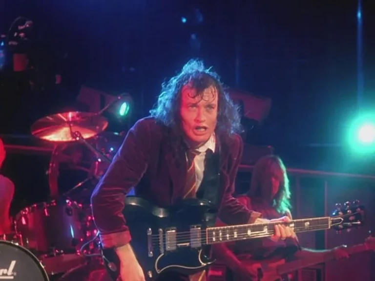 Angus Young Wiki, Bio, Age, Height, Weight, Body Measurements